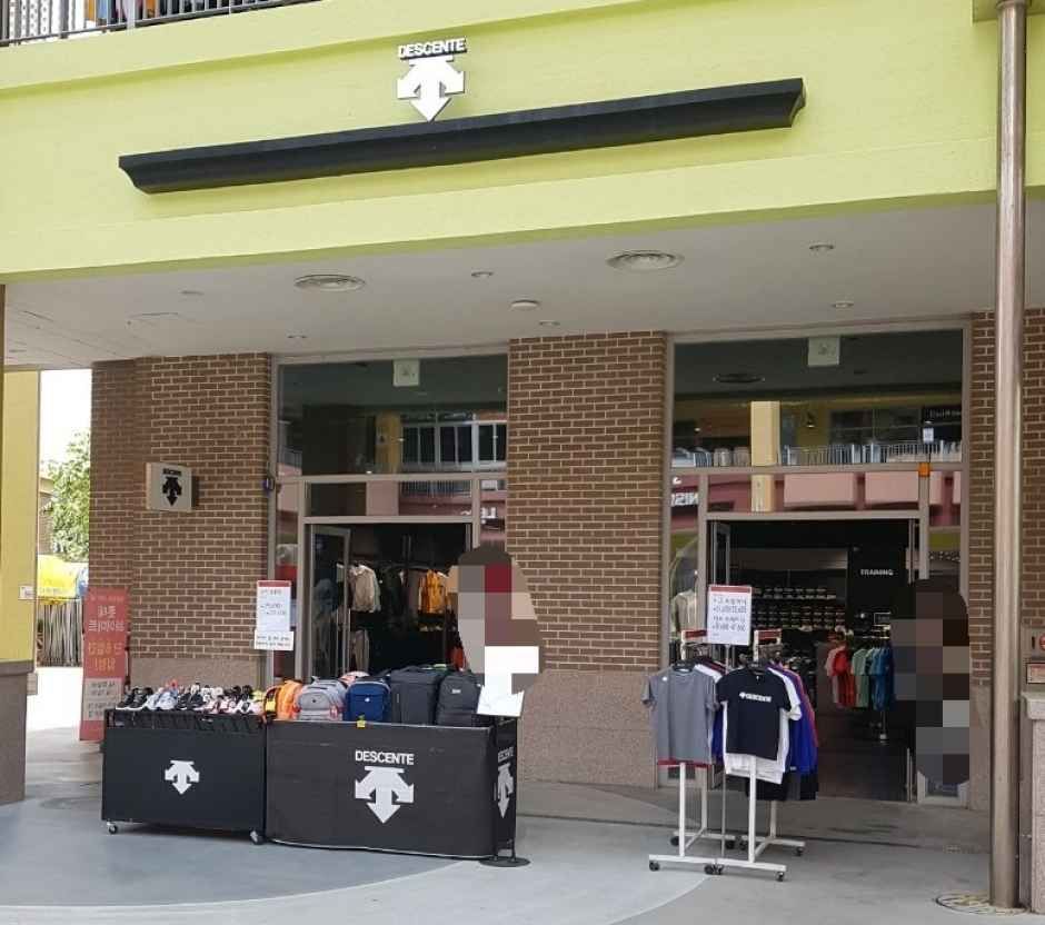[事後免税店] DESCENTE（デサント）・ロッテアウトレットイシアポリス店(데상트 롯데아울렛 이시아폴리스점)
