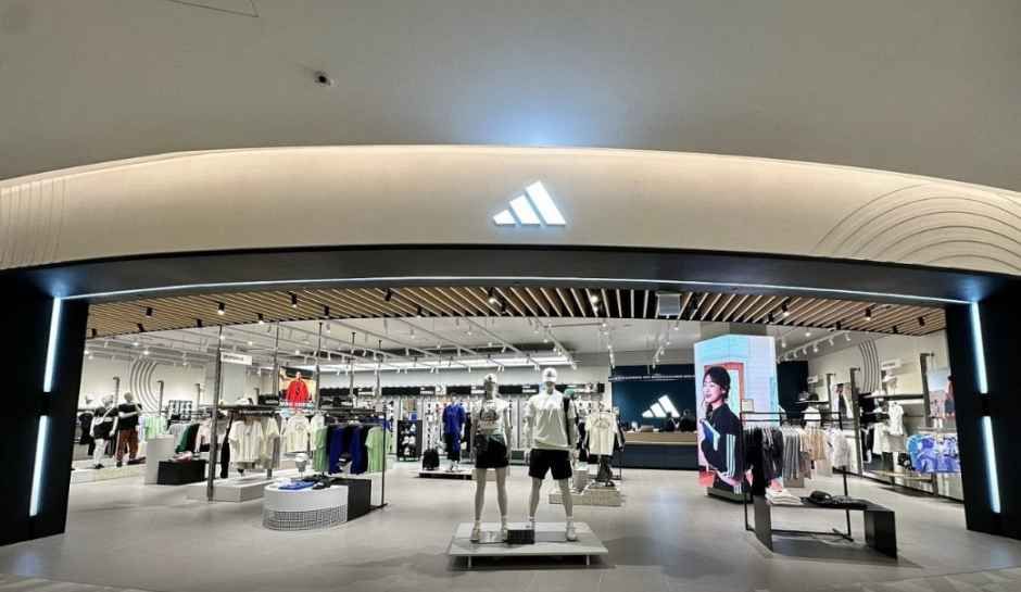 [事後免税店] adidas（アディダス）・ロッテモールスジ（水枝）店(아디다스 롯데몰 수지점)