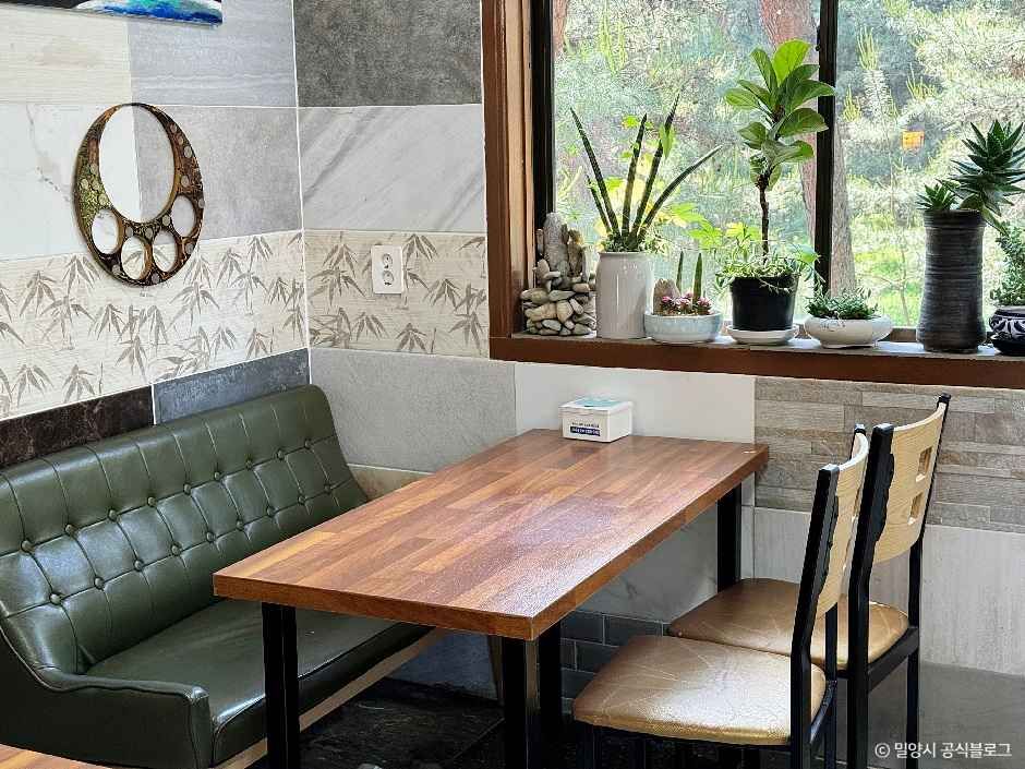 밀양_솔밭만두 (2).jpg