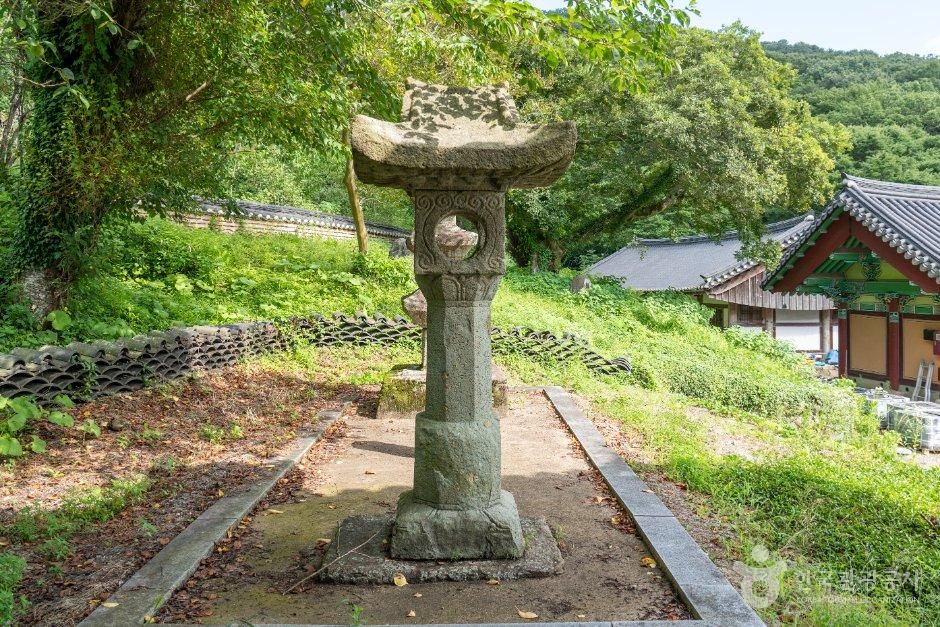 용천사 석등