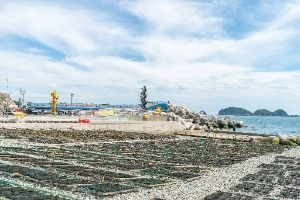 여차몽돌해수욕장