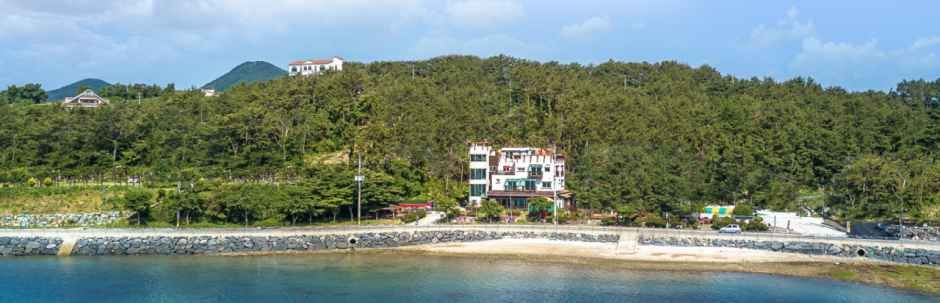 통영_늘푸른펜션_내외부 (5).jpg