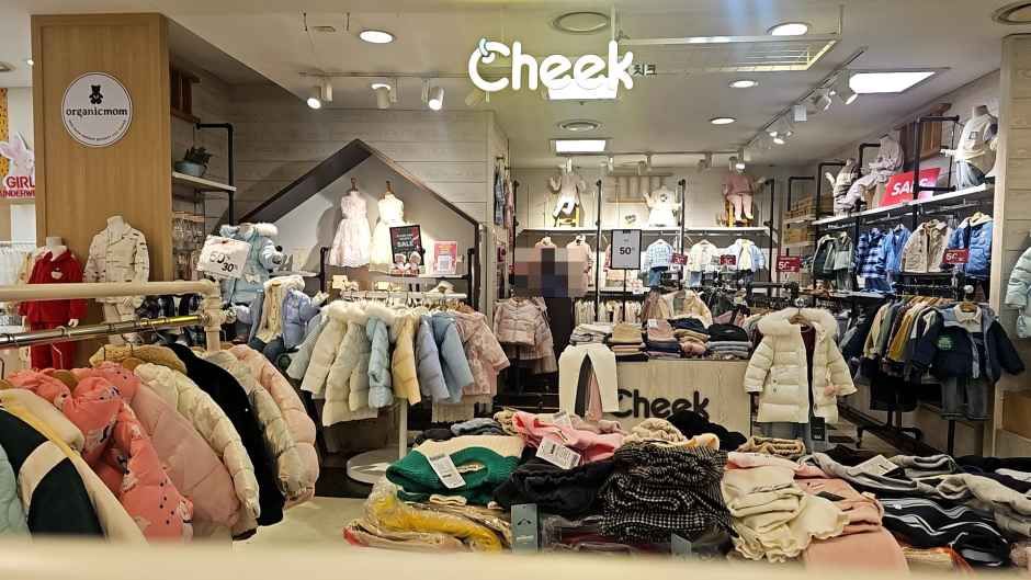 치크 뉴코아아울렛 산본점