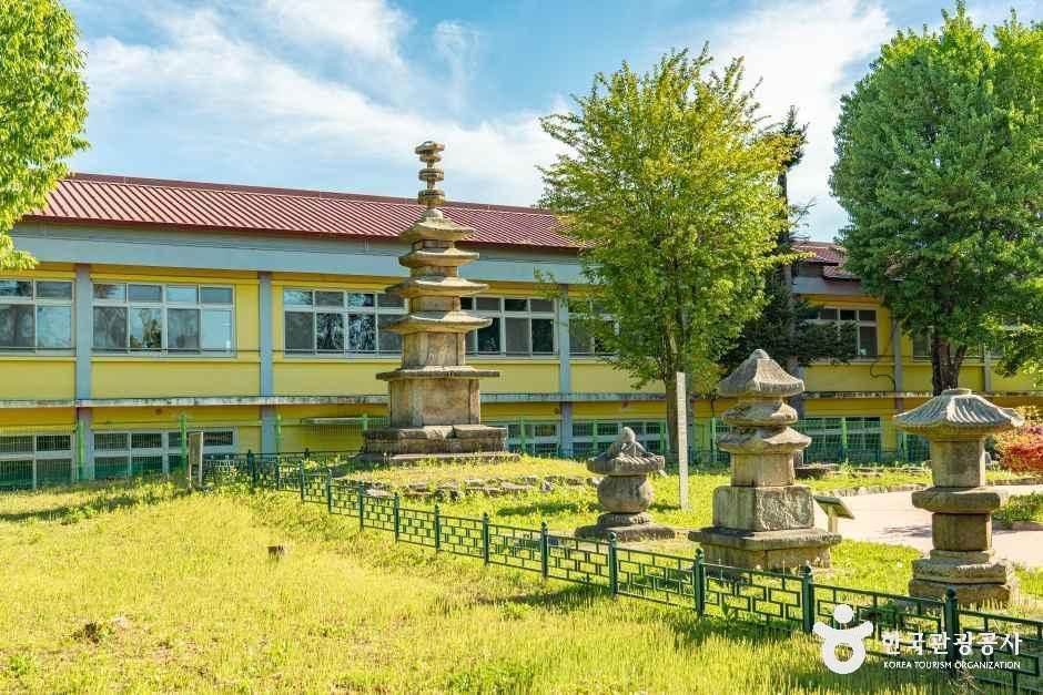 군산 발산리 오층석탑