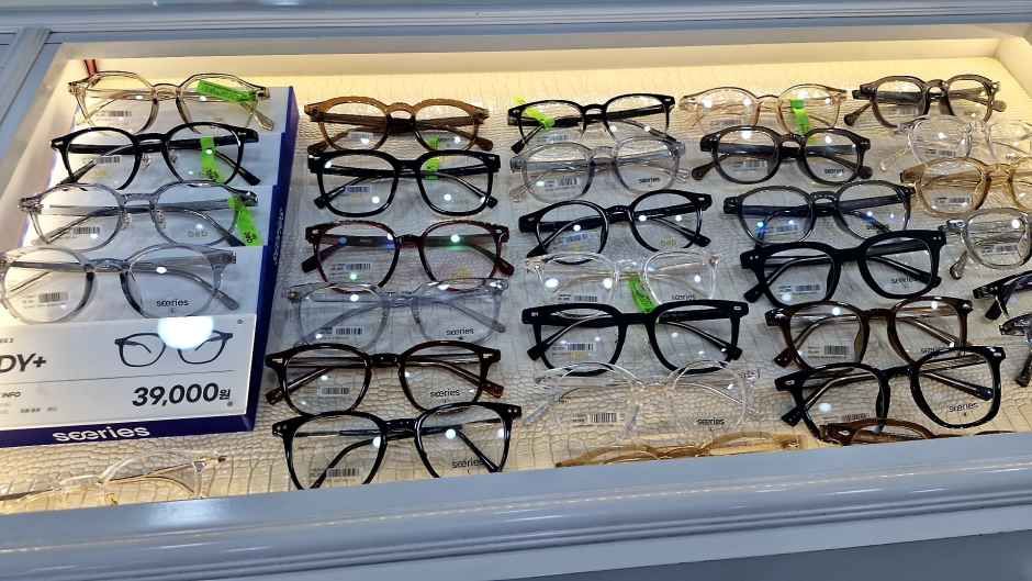 [事後免税店]ダビチ眼鏡・シフンシンチョン（始興新川）十字路店(다비치안경 시흥신천사거리점)