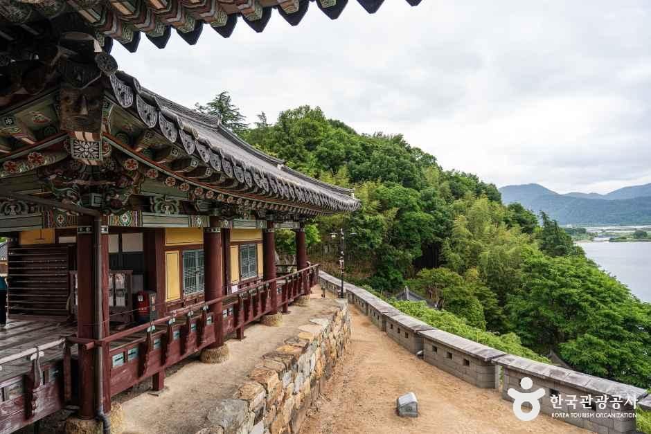 밀양 영남루