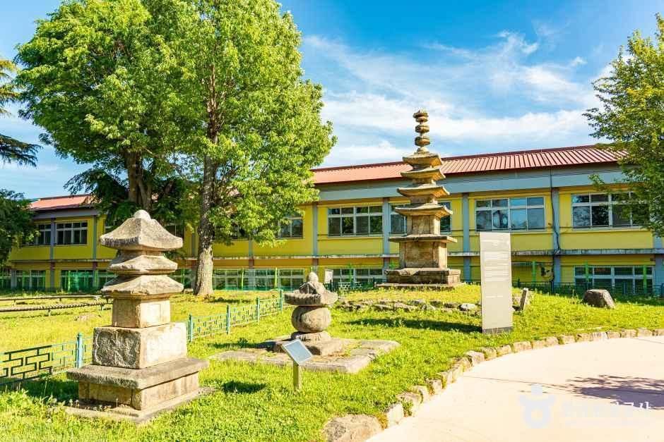 군산 발산리 오층석탑
