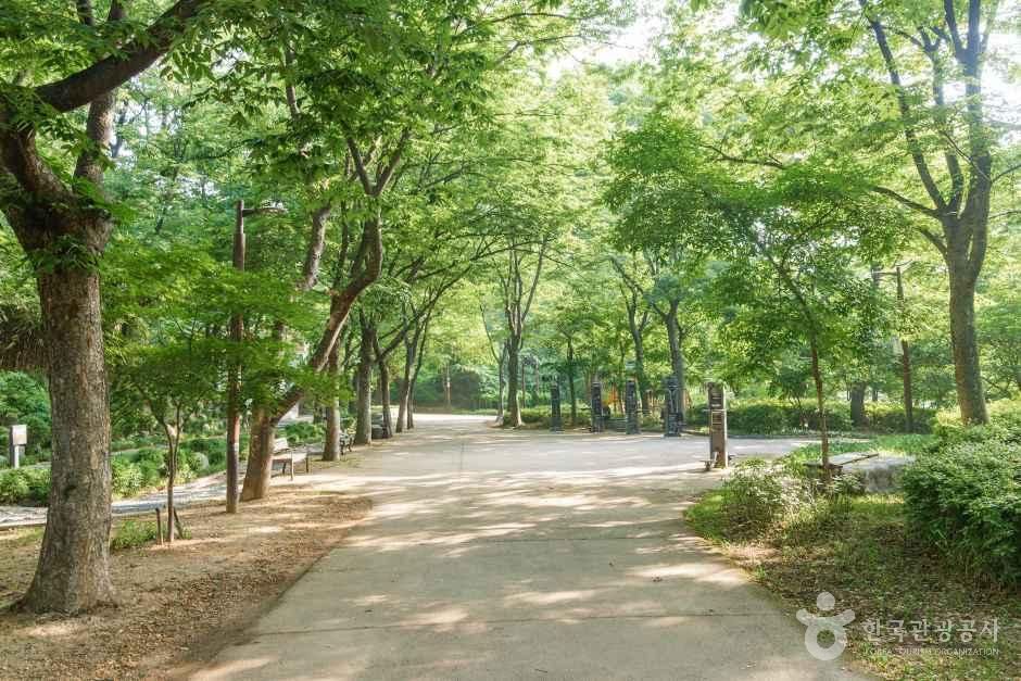 한국유림독립운동파리장서비