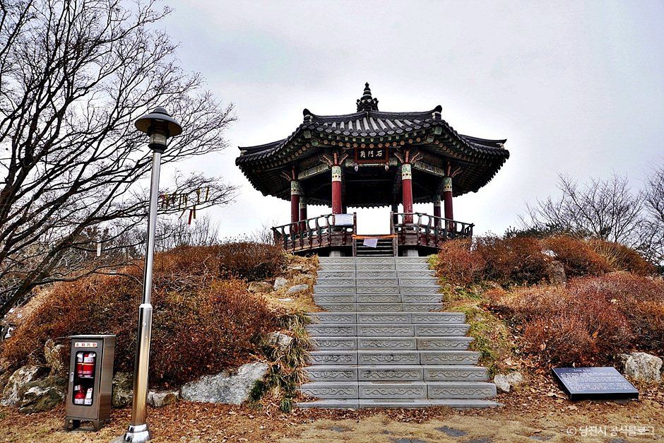 석문각
