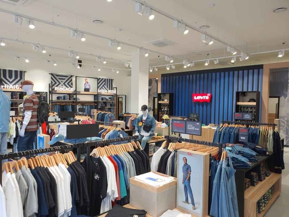 [事後免税店] LEVI'S（リーバイス）・ロッテプレミアムアウトレットキムヘ（金海）店(리바이스 롯데프리미엄아울렛 김해점)