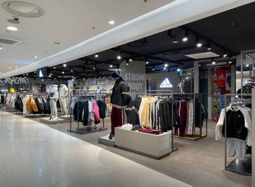 [事後免税店] adidas（アディダス）・ロッテアウトレットクァンジュ（光州）ワールドカップ店(아디다스 롯데아울렛 광주월드컵점)
