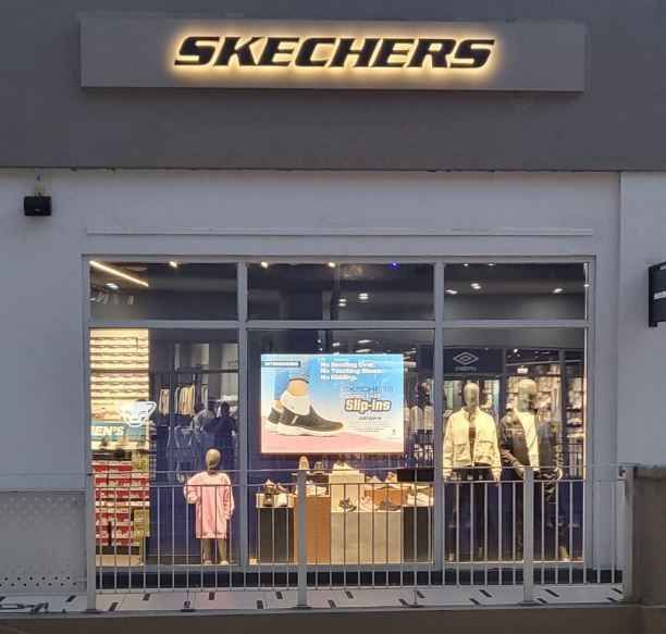 [事後免税店] SKECHERS（スケッチャーズ）・ロッテアウトレットイシアポリス店(스케쳐스 롯데아울렛 이시아폴리스점)