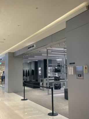 [事後免税店] BALENCIAGA（バレンシアガ）・現代百貨店アプクジョン（狎鴎亭）本店(발렌시아가 남성 현대백화점 압구정본점)