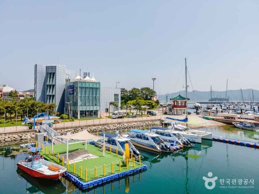 통영해양스포츠센터