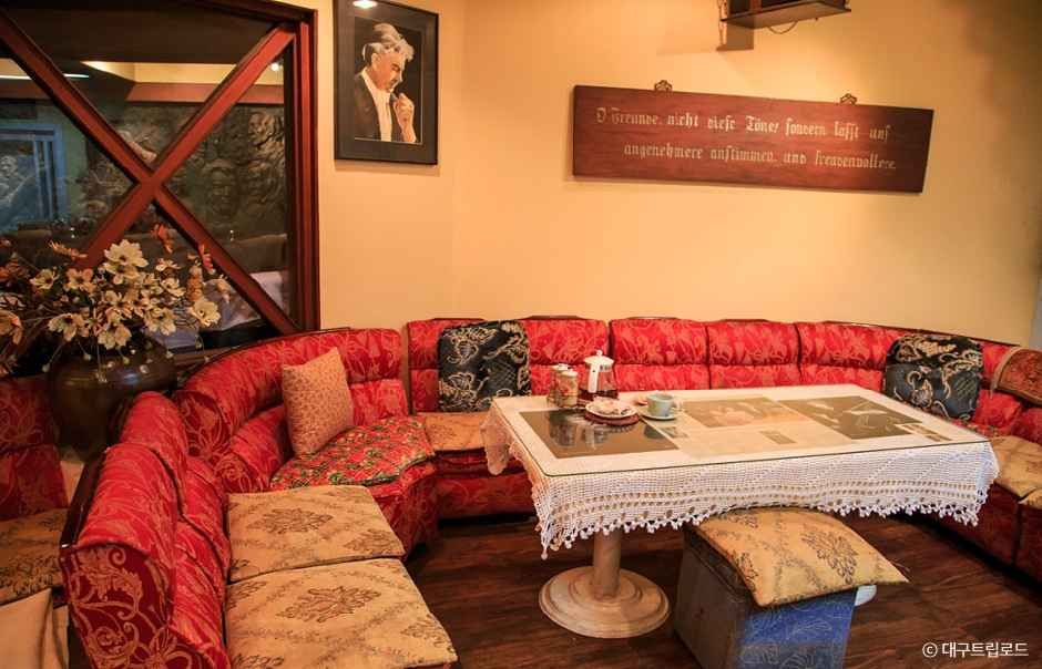 대구_하이마트 음악감상실 (3).jpg