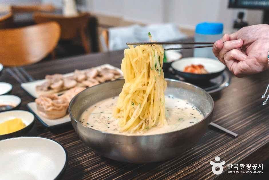 혜원&부림해물손수제비칼국수