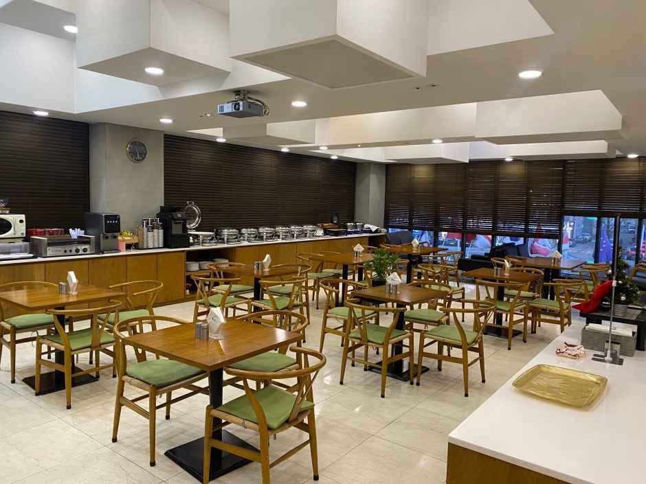 안양_어반부띠크호텔_조식장 (2).JPG