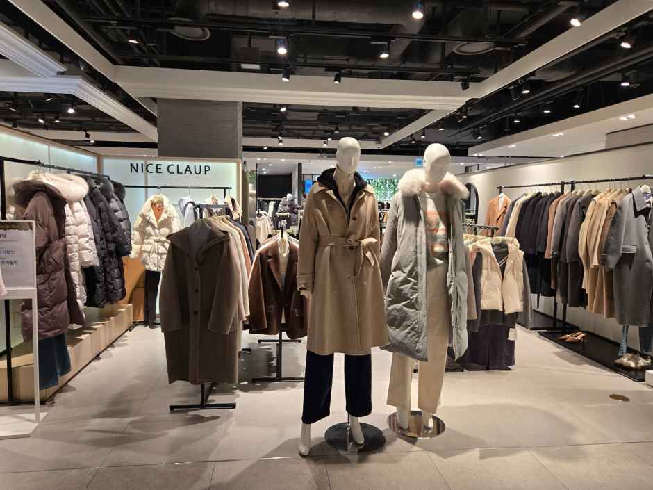 [事後免税店] NICE CLAUP（ナイスクラップ）・現代アウトレットガーデンファイブ店(나이스클랍 현대아울렛 가든파이브점)