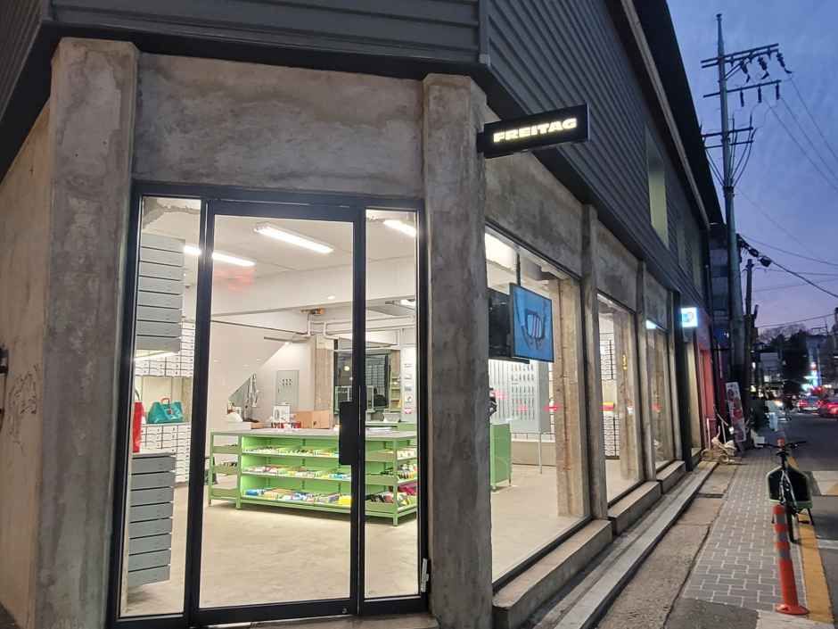 [事後免税店] FREITAG（フライターグ）・アプクジョン（狎鴎亭）店