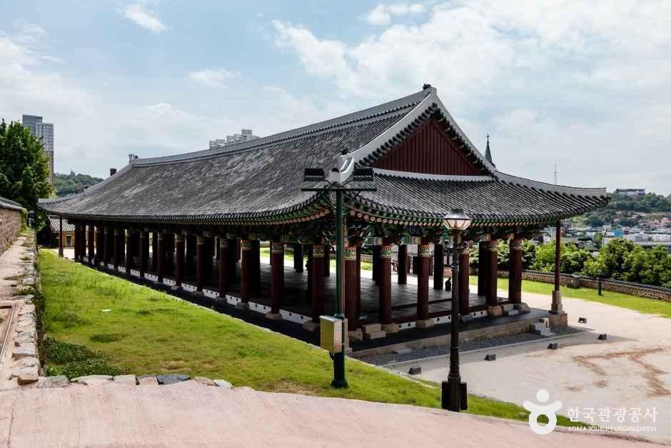여수 진남관