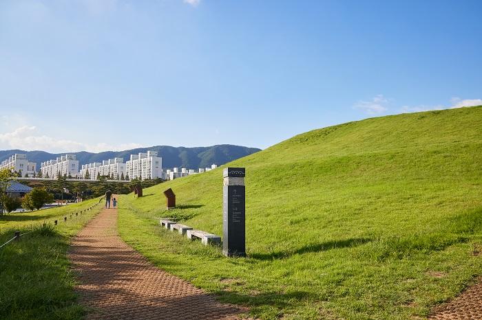 Ancient Tombs in Daeseong-dong in Gimhae where you can take a look around along the promenade