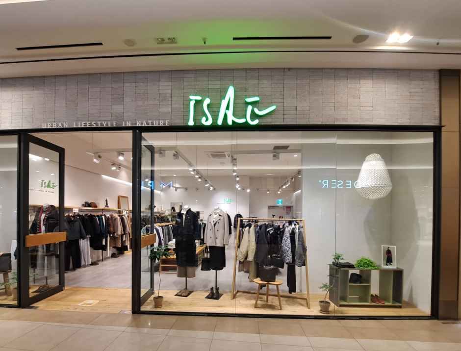 イセ スターフィールド高陽店