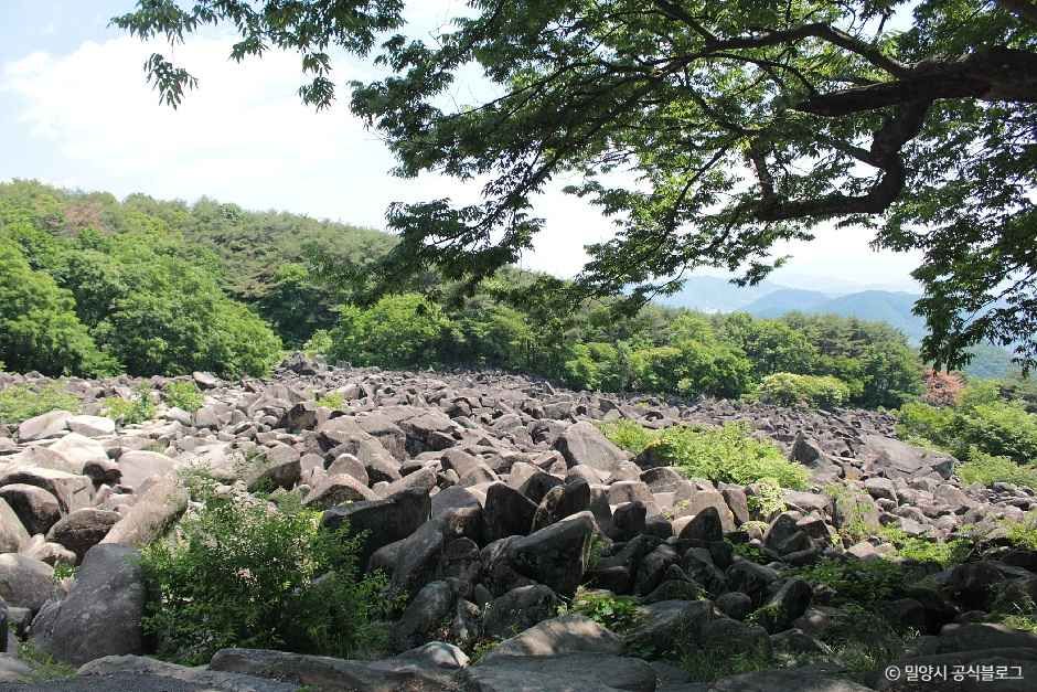 밀양 만어산 암괴류