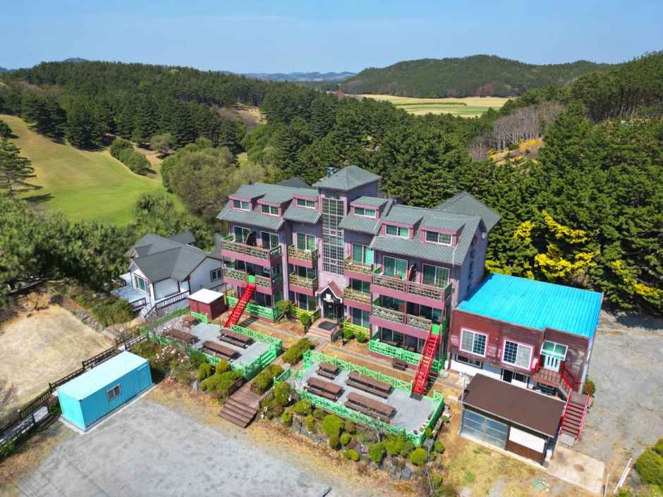 태안_빅토리아펜션_전경 (4).jpg
