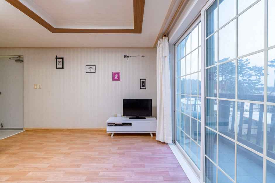 태안_블루오션 리조트_트윈동 B동 스위트3호 (2).jpg