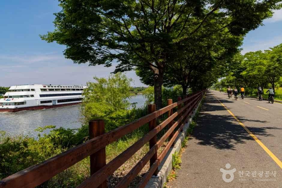경인아라뱃길 아라파크웨이마당