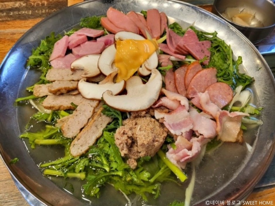 Munsan Budae-jjigae Jeongmi Restaurant