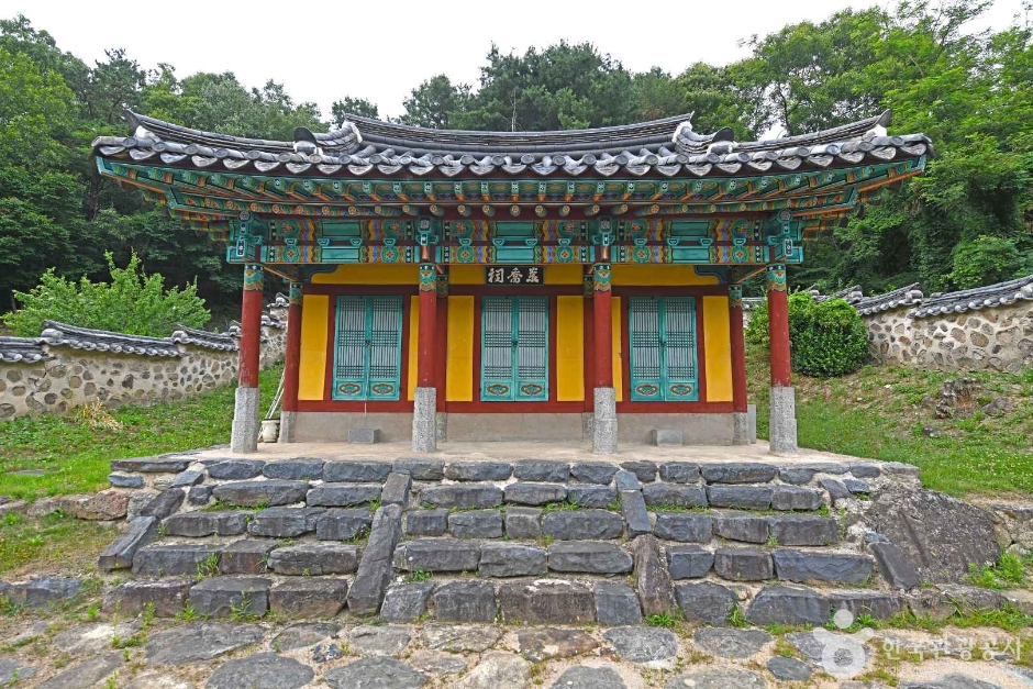泰教祠