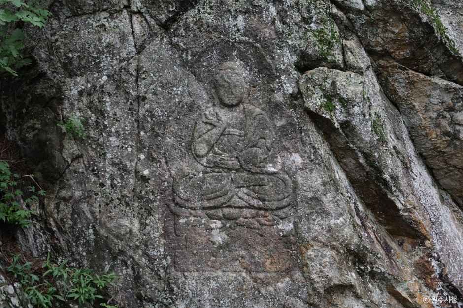 原州兴阳里摩崖佛坐像