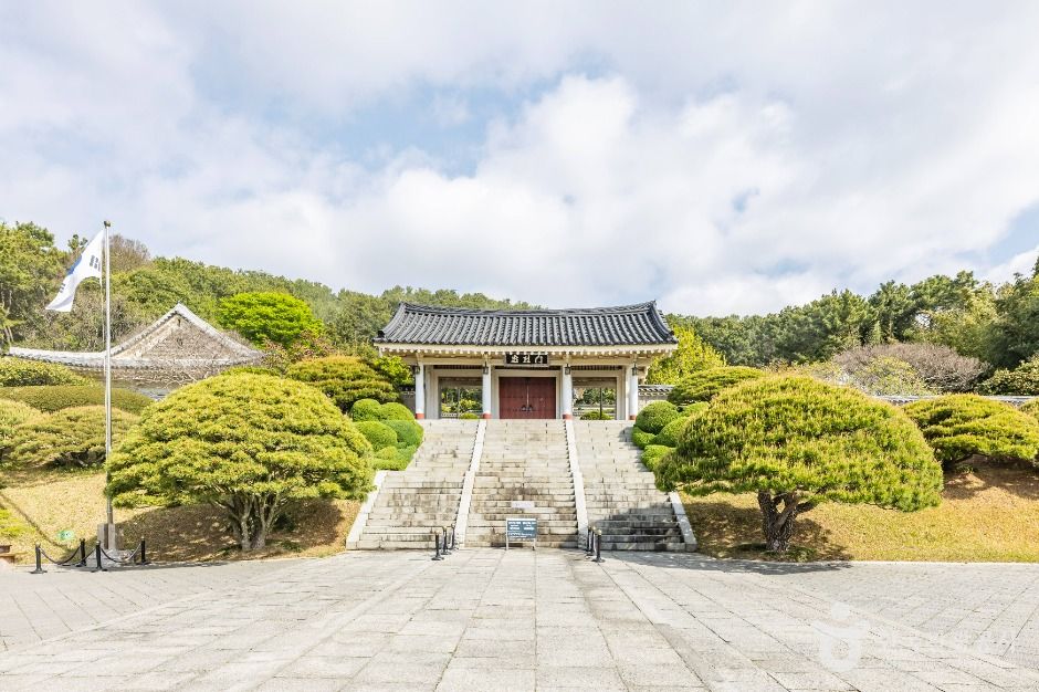 忠烈祠（釜山）