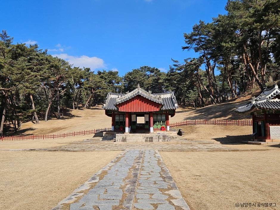 Namyangju Saneung (Queen Jeongsun) [UNESCO World Heritage]