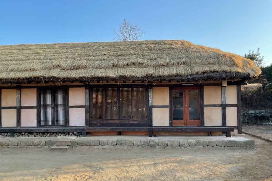 안동_락고재 하회한옥호텔 초가별관_안방 외관.jpg