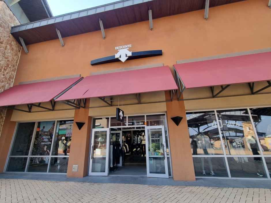 DESCENTE 新世界西蒙高级奥特莱斯骊州店