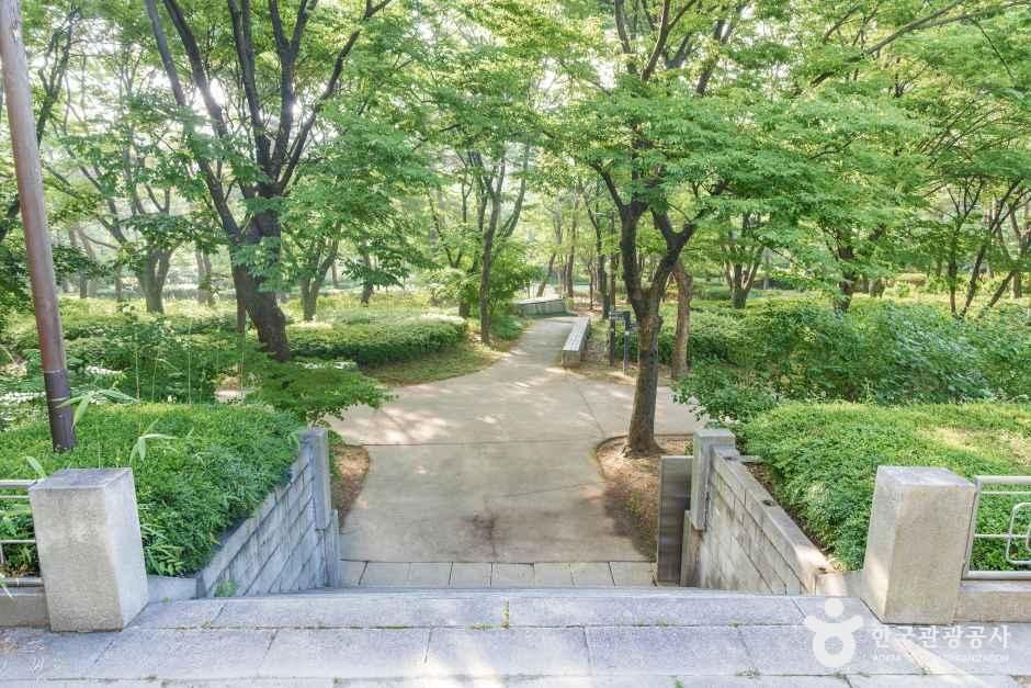 한국유림독립운동파리장서비 사진 7
