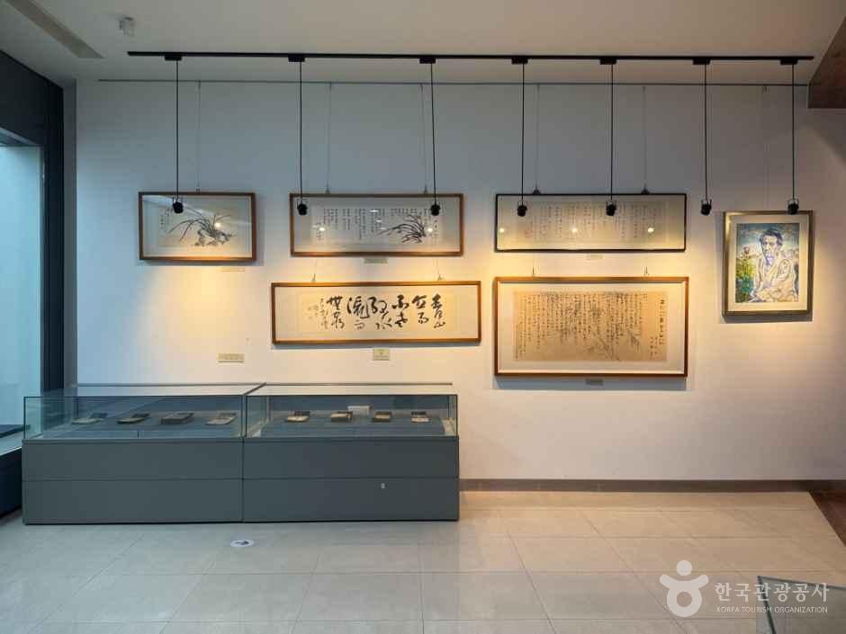 전북_부안_석정문학관_내부_8.jpg