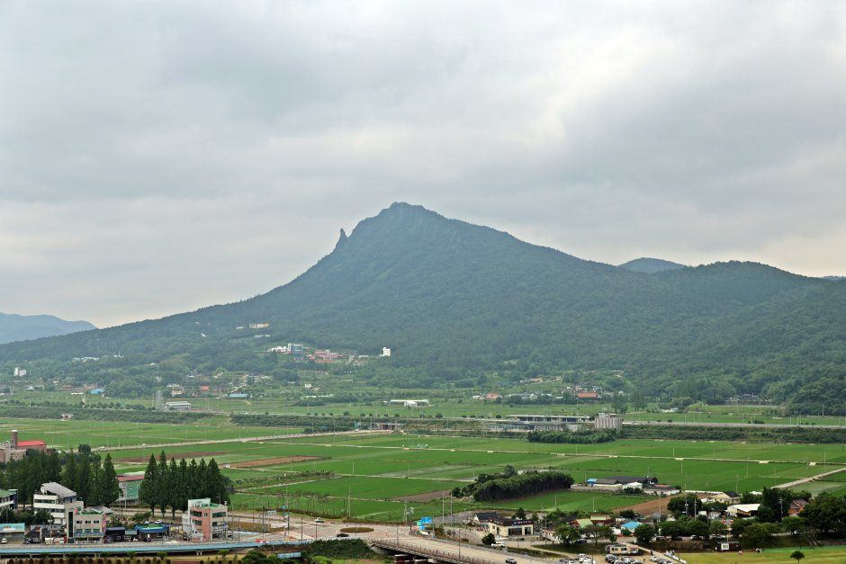 억불산