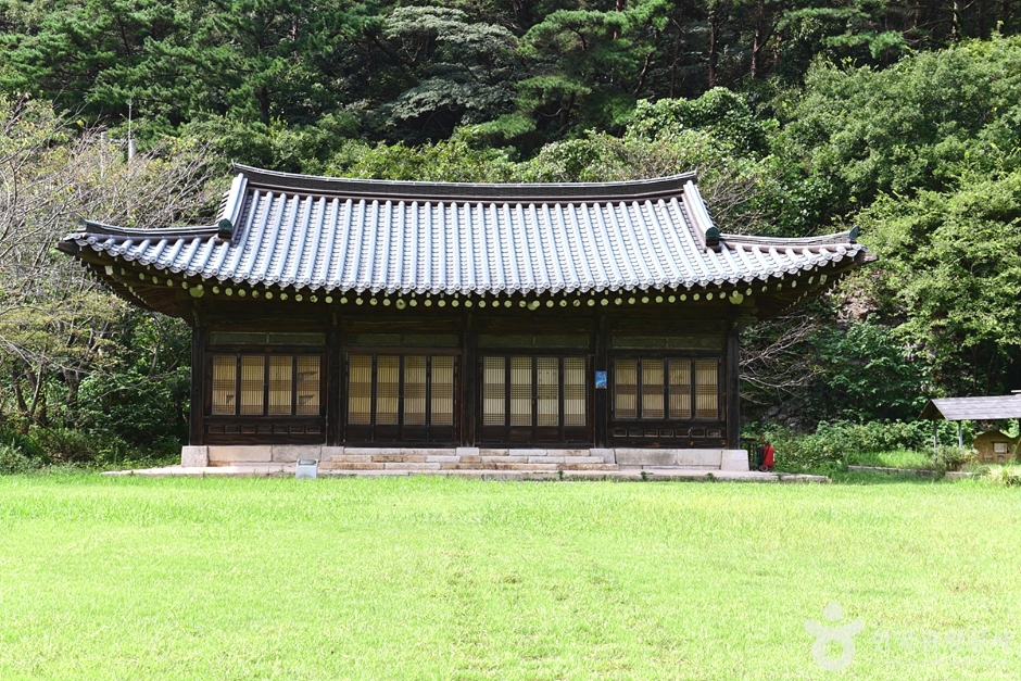 Urisam Culture Okdang Museum