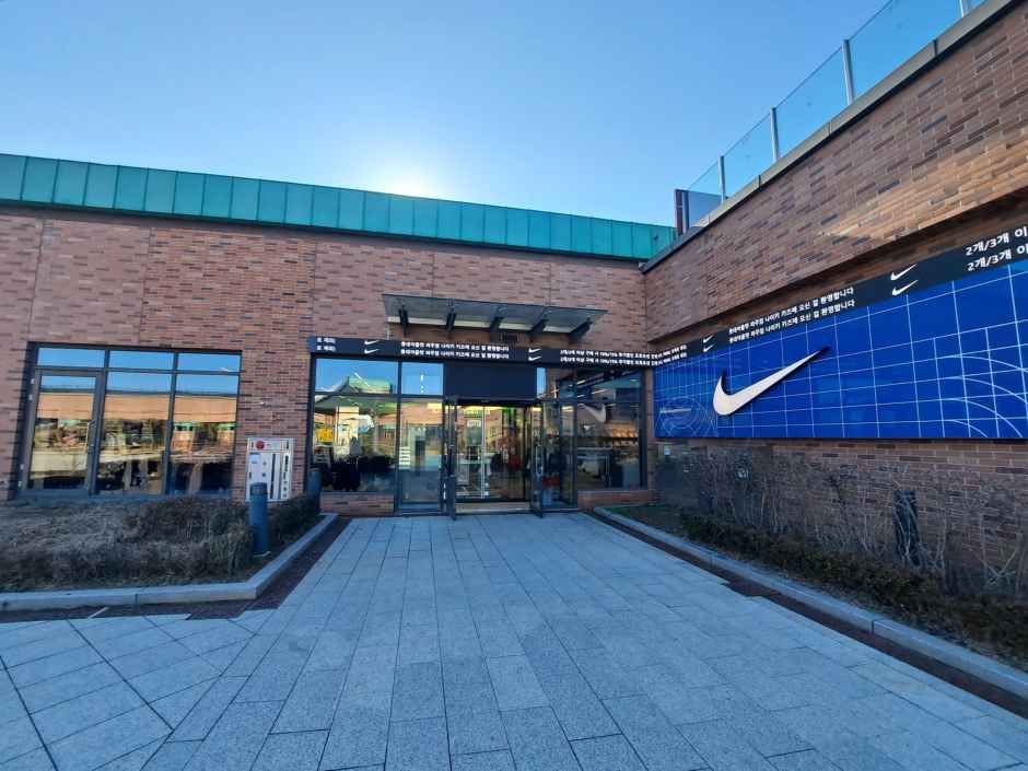 Nike 乐天高级奥特莱斯坡州店