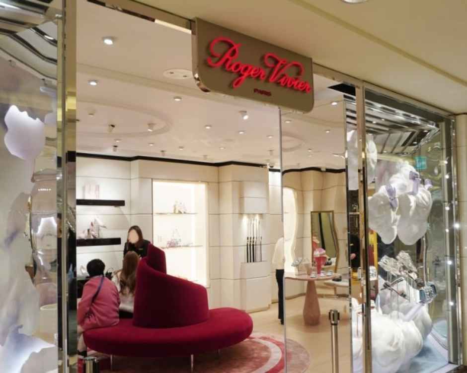 [事後免税店] Roger Vivier（ロジェヴィヴィエ）・ギャラリア百貨店クァンギョ（光教）店(로저비비에 갤러리아백화점 광교점)