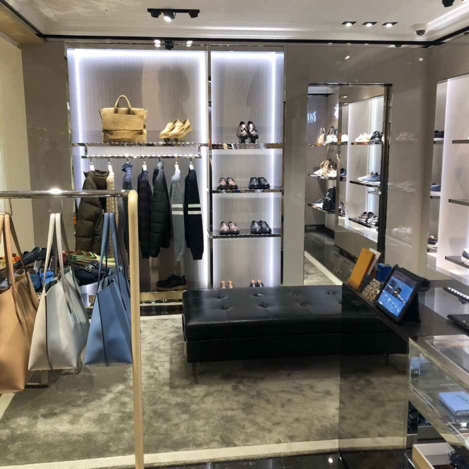 [事後免税店] TOD'S（トッズ）・ギャラリア百貨店名品館EAST店(토즈 갤러리아백화점 명품관 EAST점)