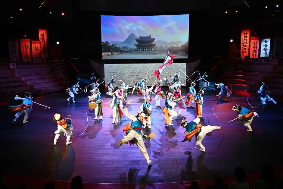 ¡Déjate cautivar por un espectáculo tradicional de primera calidad en Anseong!