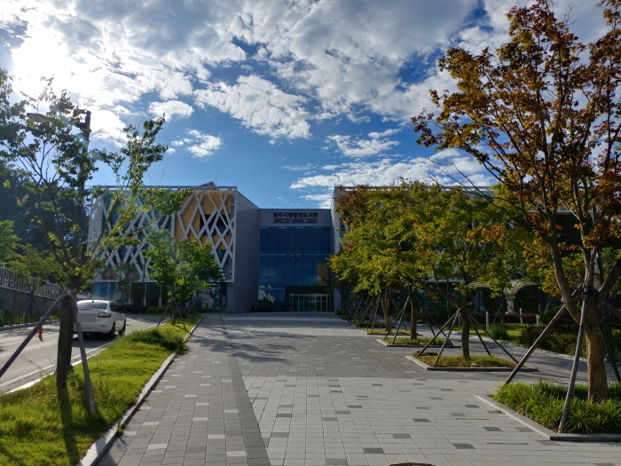 原州市立中央図書館