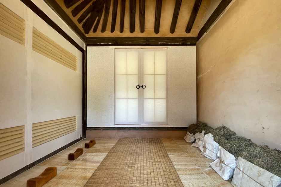 안동_락고재 하회한옥호텔 초가별관_찜질방 (1).jpg