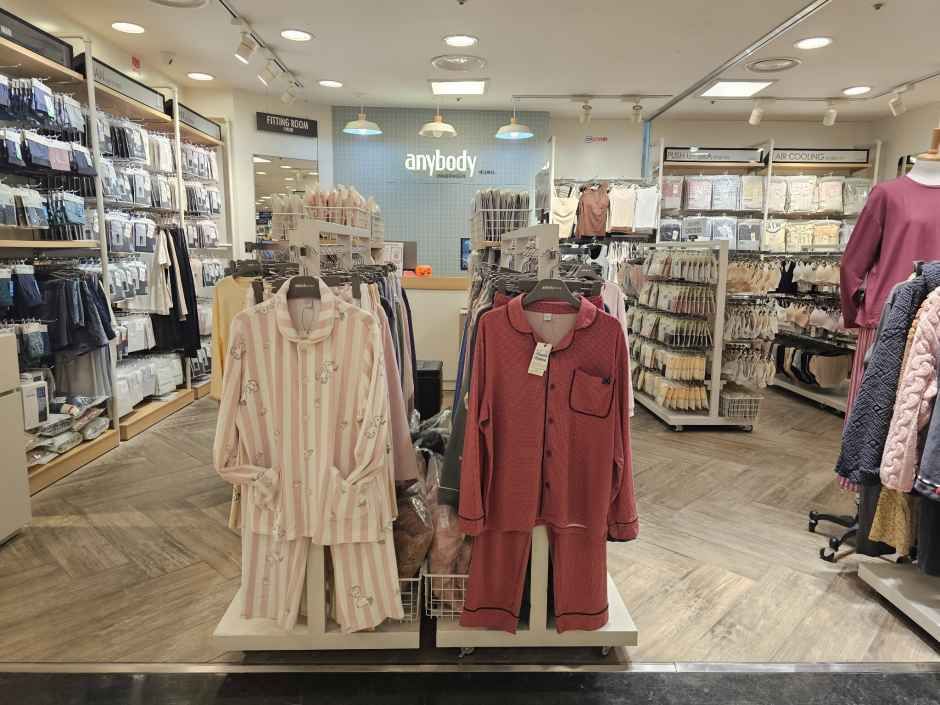 Anybody Newcore Factoria奥特莱斯 光明店