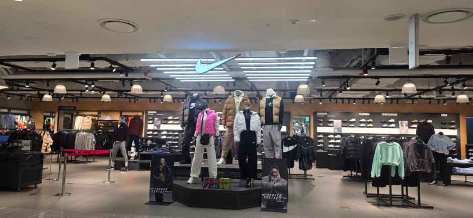 ナイキ ロッテ百貨店東萊店