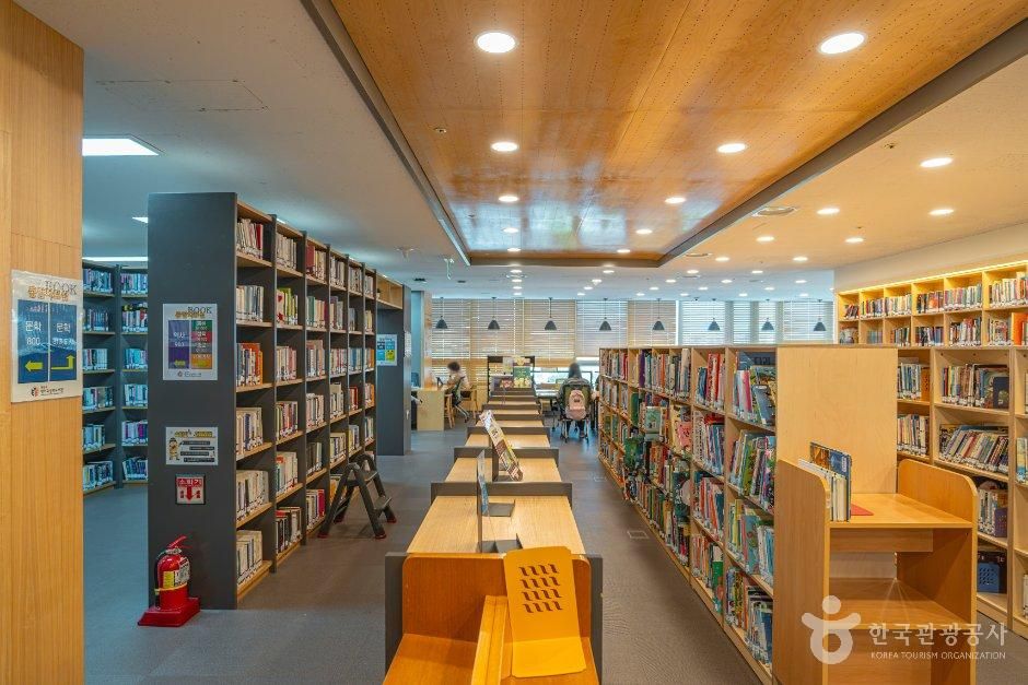 서울_양천구_양천구 영어특성화도서관 (1).jpg